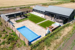 Stunning 8 Bedroom, 4 Bathroom, Barn Conversion - Image 5