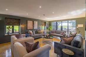 Stunning 8 Bedroom, 4 Bathroom, Barn Conversion - Image 2