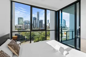 Brisbane Skyline View 2Beds River view Apt - Image 5