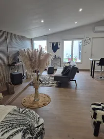 Close to Narbonne Spacious apartment with hot tub - Image 3