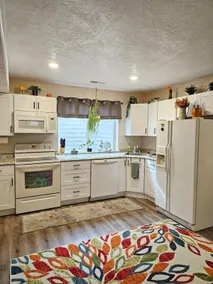 King 1BR • Full Kitchen • Spacious Dragon Stay - Image 4
