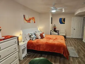 King 1BR • Full Kitchen • Spacious Dragon Stay - Image 2