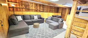 Famed Plaza Steps Away, King Bed, Office, Game Rm - Image 5