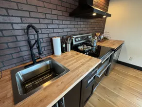 Newly Renovated Apartment Suite - Image 4
