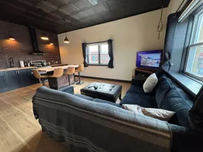Newly Renovated Apartment Suite - Image 2
