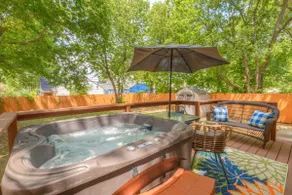 Midtown Masterpiece w/Hot Tub, 2 Kings, Spa Bath - Image 3