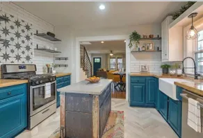 Midtown Masterpiece w/Hot Tub, 2 Kings, Spa Bath - Image 2