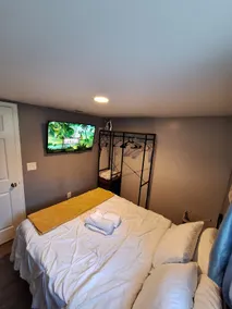 Private suite Catonsville/Baltimore Near Airport - Image 3