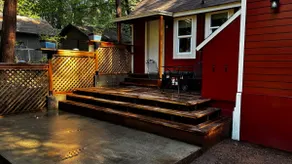 Little red house - Image 4