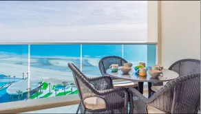 Beachfront luxury apartment - Image 4