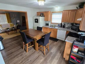 Luxx Guest House - Image 2