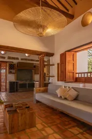 Fantastic Colonial Country House with a Pool! - Image 4