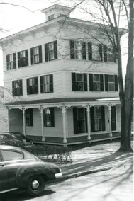 Historic Two Bedroom - Image 5