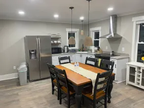 Historic Two Bedroom - Image 4