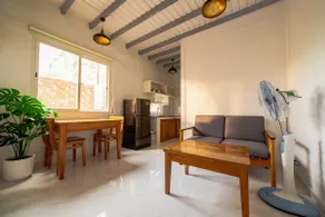 Comfy 1-BR house, kitchen, living room near beach - Image 3