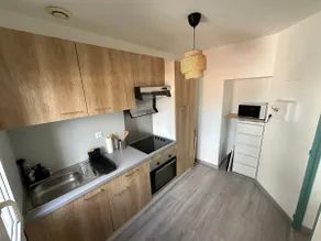 Renovated and bright apartment. - Image 5