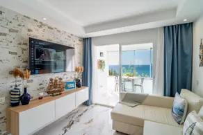 Cubo's El Faro Beach Apartment with Pool - Image 5