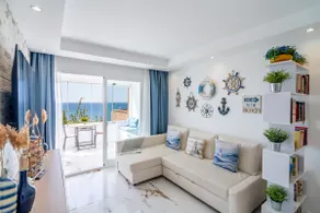 Cubo's El Faro Beach Apartment with Pool - Image 4
