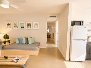 Wynwood#2- Artsy 2BR ground floor + Free Parking - Image 4
