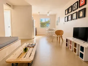 Wynwood#2- Artsy 2BR ground floor + Free Parking - Image 5
