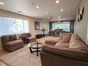 Modern Luxe Residence 3B/2B Corporate Stay - Image 3