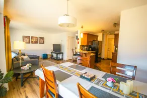 Entire3BHome|KBed|LargeHouse|Mins toWEM|Sleeps8|AC - Image 5