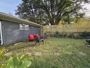 Benbrook Bungalow, quiet, close to lake & downtown - Image 3