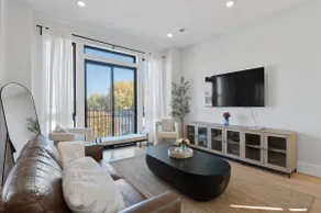The Arlo - NEW Stay Close To NYC & MetLife - Image 5