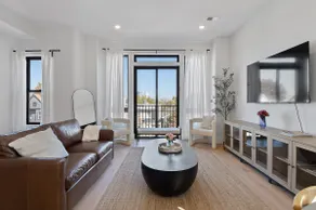 The Arlo - NEW Stay Close To NYC & MetLife - Image 3