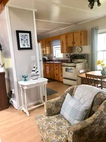 Annie’s Beach House, Beach Front. - Image 3