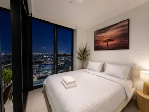 42F 180° Skyline view 3BR2Bath. 7Pax. 2 CarPark - Image 3