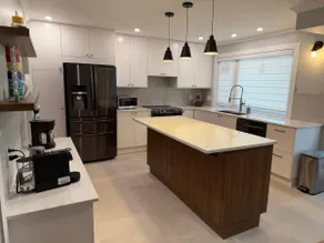 Beautiful 4 Bedroom Home - Image 5