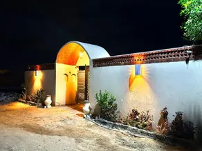 West Bank Luxury Home Sleeps 8 with Pool - Image 3