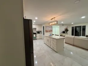 Modern Retreat: Serene Views - Image 4