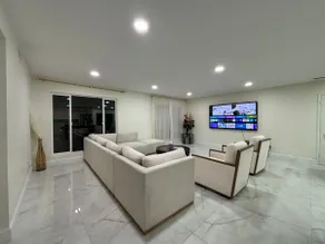 Modern Retreat: Serene Views - Image 2