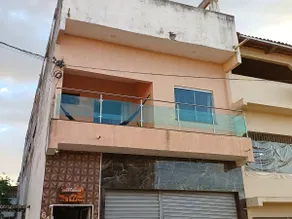 2 Bedroom Apartment with Ensuite and Balcony - 5 min from the Square - Image 2