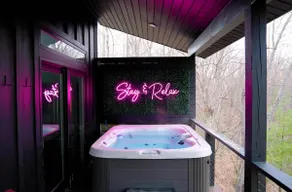 Nemo Tunnel Chalet - HotTub&View - Image 2
