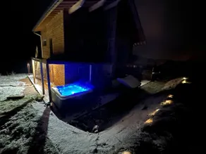 Old School Garden & Private Jacuzzi - Image 3