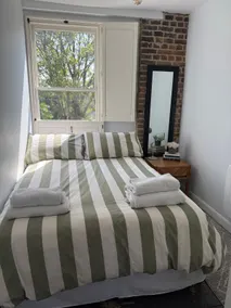 Georgian Flat 10 mins from old town - Image 3