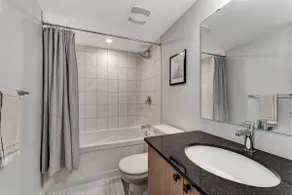 2 bedroom Luxe home King bed 22 mins downtown - Image 3