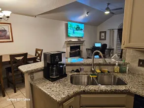 Pet+ Fenced Yard, Great Location, I-35, I-240 - Image 4