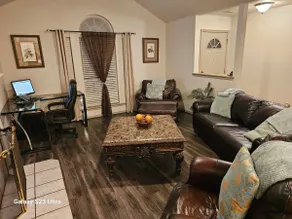 Pet+ Fenced Yard, Great Location, I-35, I-240 - Image 3