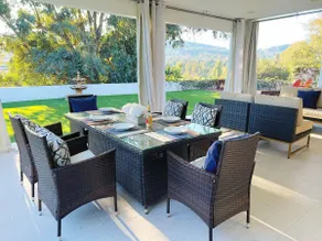 5-Min Walk to Rose Bowl- Luxe Estate! - Image 2