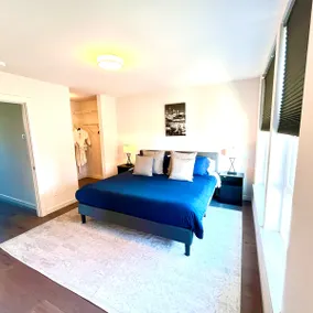 Prime Location. Lake View. Seattle Skyline View. - Image 4
