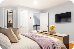 Modern 1BR Near NYC Train • Free Parking/Fast WiFi - Image 3