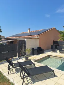 house with pool in the countryside - Image 2