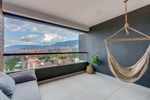 Oasis on the 20th Floor: Views, Jacuzzi and Gym - Image 2