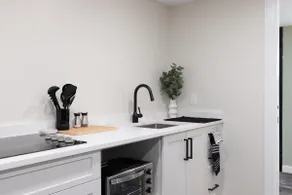Port Beach Retreat - Modern & Cozy Stay! - Image 3