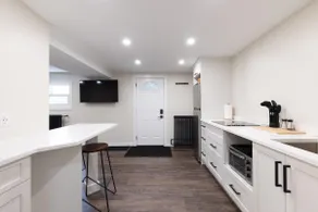 Port Beach Retreat - Modern & Cozy Stay! - Image 2