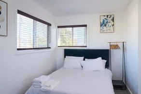 Luxurious by Cruise Line LGB Conv Ctr - Image 3